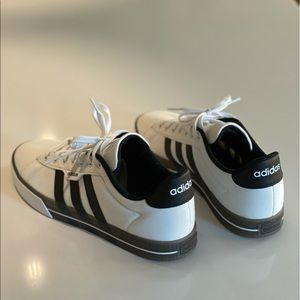 Adidas Men 11.5 Adidas Daily unworn canvas shoes